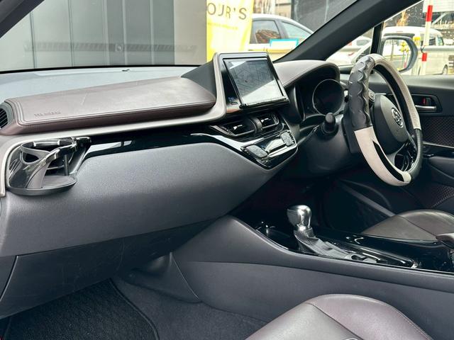 Ｃ－ＨＲ Ｇ－Ｔ　寒冷地仕様　４ＷＤ　ＬＥＤヘッドライト　純正１８インチＡＷ　　ＢＳＭ　ＲＣＴＡ　ＡＣＣ　９インチナビ　バックカメラ　シートヒーター　ＥＴＣ　ドライブレコーダー（63枚目）