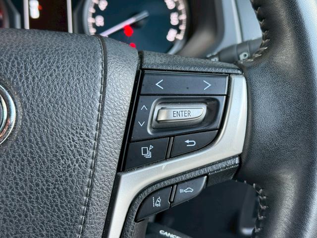 ランドクルーザープラド ＴＸ　Ｌパッケージ　７０ｔｈアニバーサリーリミテッド　ワンオーナー　禁煙車　ルーフレール　トヨタ純正ナビ　ＥＴＣ　バックカメラ　純正１８インチホイール　電動シート　　シートベンチレーション　レーダークルーズコントロール　７０Ｔｈ純正フロアマット（18枚目）