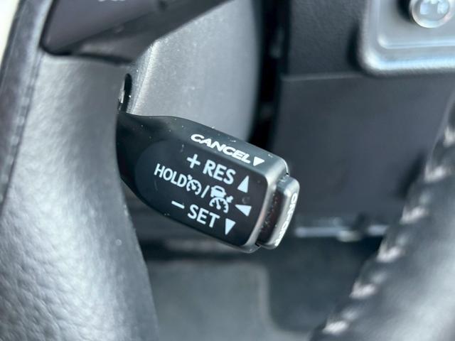 ランドクルーザープラド ＴＸ　Ｌパッケージ　７０ｔｈアニバーサリーリミテッド　ワンオーナー　禁煙車　ルーフレール　トヨタ純正ナビ　ＥＴＣ　バックカメラ　純正１８インチホイール　電動シート　　シートベンチレーション　レーダークルーズコントロール　７０Ｔｈ純正フロアマット（19枚目）