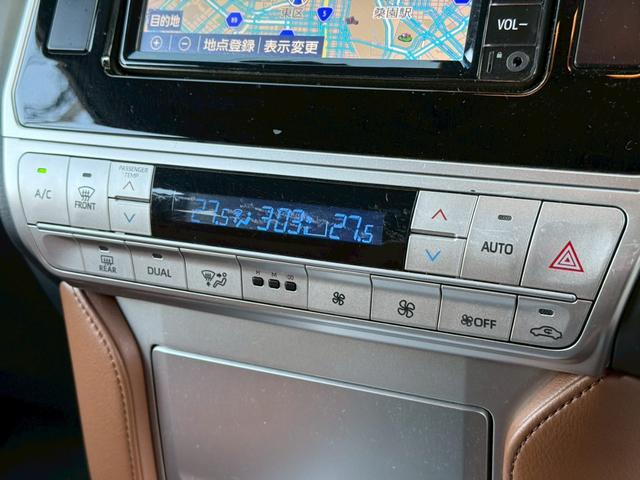 ランドクルーザープラド ＴＸ　Ｌパッケージ　７０ｔｈアニバーサリーリミテッド　ワンオーナー　禁煙車　ルーフレール　トヨタ純正ナビ　ＥＴＣ　バックカメラ　純正１８インチホイール　電動シート　　シートベンチレーション　レーダークルーズコントロール　７０Ｔｈ純正フロアマット（26枚目）