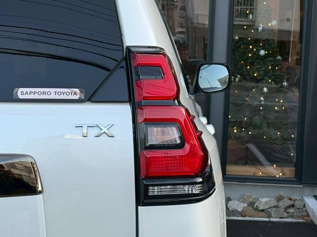 ランドクルーザープラド ＴＸ　Ｌパッケージ　７０ｔｈアニバーサリーリミテッド　ワンオーナー　禁煙車　ルーフレール　トヨタ純正ナビ　ＥＴＣ　バックカメラ　純正１８インチホイール　電動シート　　シートベンチレーション　レーダークルーズコントロール　７０Ｔｈ純正フロアマット（54枚目）