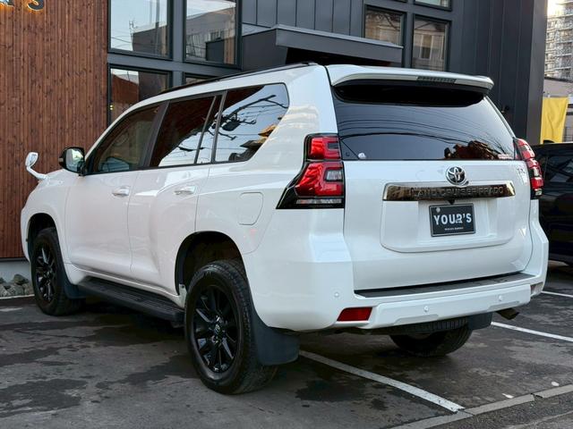 ランドクルーザープラド ＴＸ　Ｌパッケージ　７０ｔｈアニバーサリーリミテッド　ワンオーナー　禁煙車　ルーフレール　トヨタ純正ナビ　ＥＴＣ　バックカメラ　純正１８インチホイール　電動シート　　シートベンチレーション　レーダークルーズコントロール　７０Ｔｈ純正フロアマット（58枚目）