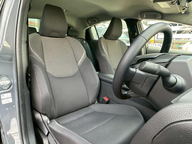 プリウス G 4WD 寒冷地仕様夏冬タイヤAW付 純正8インチディスプレイオーディオ バックカメラ ETC 前後ドラレコ(5枚目)