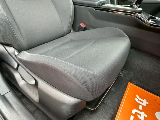 プリウス G 4WD 寒冷地仕様夏冬タイヤAW付 純正8インチディスプレイオーディオ バックカメラ ETC 前後ドラレコ(7枚目)