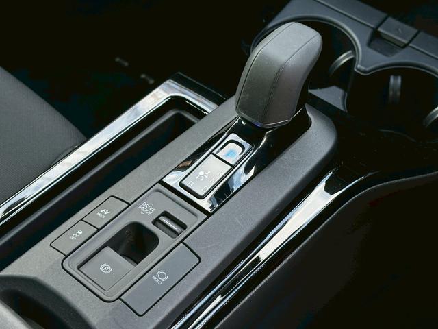 プリウス G 4WD 寒冷地仕様夏冬タイヤAW付 純正8インチディスプレイオーディオ バックカメラ ETC 前後ドラレコ(18枚目)