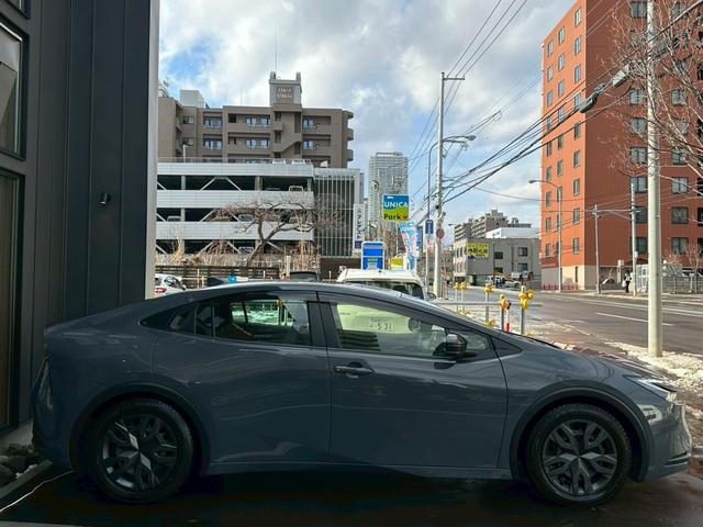 プリウス G 4WD 寒冷地仕様夏冬タイヤAW付 純正8インチディスプレイオーディオ バックカメラ ETC 前後ドラレコ(33枚目)