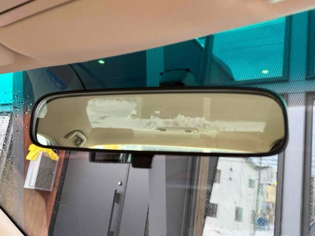 クラウン ロイヤルエクストラｉ－Ｆｏｕｒ　４ＷＤ　オートクルーズコントロール　アルミホイール　ＨＩＤ　ＡＴ　キーレスエントリー　電動格納ミラー　盗難防止システム　ＣＤ　衝突安全ボディ　ＡＢＳ　ＥＳＣ　エアコン　パワーステアリング（8枚目）