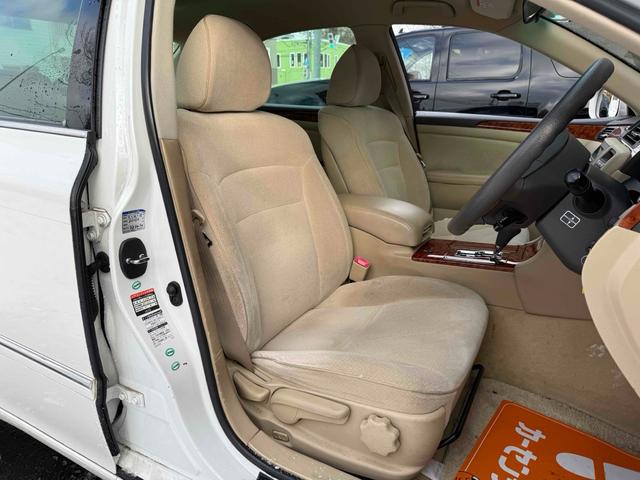 クラウン ロイヤルエクストラｉ－Ｆｏｕｒ　４ＷＤ　オートクルーズコントロール　アルミホイール　ＨＩＤ　ＡＴ　キーレスエントリー　電動格納ミラー　盗難防止システム　ＣＤ　衝突安全ボディ　ＡＢＳ　ＥＳＣ　エアコン　パワーステアリング（26枚目）