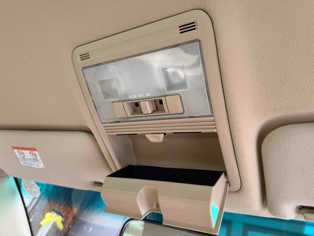 クラウン ロイヤルエクストラｉ－Ｆｏｕｒ　４ＷＤ　オートクルーズコントロール　アルミホイール　ＨＩＤ　ＡＴ　キーレスエントリー　電動格納ミラー　盗難防止システム　ＣＤ　衝突安全ボディ　ＡＢＳ　ＥＳＣ　エアコン　パワーステアリング（27枚目）