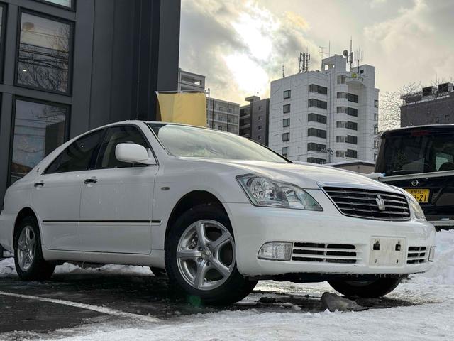 クラウン ロイヤルエクストラｉ－Ｆｏｕｒ　４ＷＤ　オートクルーズコントロール　アルミホイール　ＨＩＤ　ＡＴ　キーレスエントリー　電動格納ミラー　盗難防止システム　ＣＤ　衝突安全ボディ　ＡＢＳ　ＥＳＣ　エアコン　パワーステアリング（47枚目）