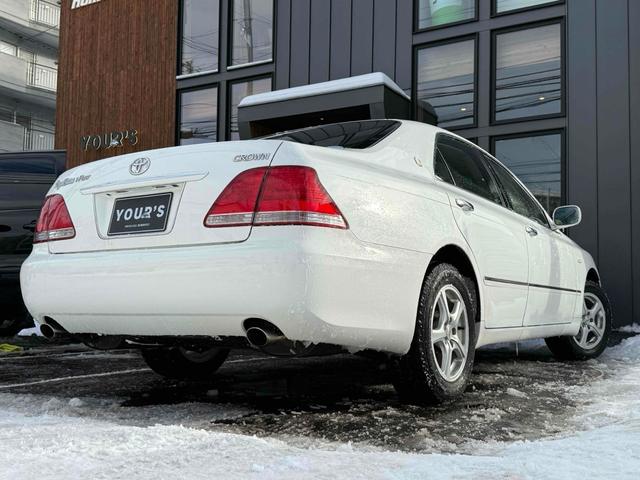 クラウン ロイヤルエクストラｉ－Ｆｏｕｒ　４ＷＤ　オートクルーズコントロール　アルミホイール　ＨＩＤ　ＡＴ　キーレスエントリー　電動格納ミラー　盗難防止システム　ＣＤ　衝突安全ボディ　ＡＢＳ　ＥＳＣ　エアコン　パワーステアリング（53枚目）