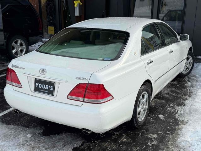 クラウン ロイヤルエクストラｉ－Ｆｏｕｒ　４ＷＤ　オートクルーズコントロール　アルミホイール　ＨＩＤ　ＡＴ　キーレスエントリー　電動格納ミラー　盗難防止システム　ＣＤ　衝突安全ボディ　ＡＢＳ　ＥＳＣ　エアコン　パワーステアリング（56枚目）