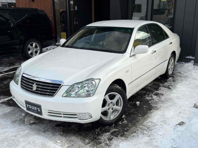 クラウン ロイヤルエクストラｉ－Ｆｏｕｒ　４ＷＤ　オートクルーズコントロール　アルミホイール　ＨＩＤ　ＡＴ　キーレスエントリー　電動格納ミラー　盗難防止システム　ＣＤ　衝突安全ボディ　ＡＢＳ　ＥＳＣ　エアコン　パワーステアリング（64枚目）