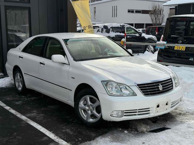 クラウン ロイヤルエクストラｉ－Ｆｏｕｒ　４ＷＤ　オートクルーズコントロール　アルミホイール　ＨＩＤ　ＡＴ　キーレスエントリー　電動格納ミラー　盗難防止システム　ＣＤ　衝突安全ボディ　ＡＢＳ　ＥＳＣ　エアコン　パワーステアリング（67枚目）