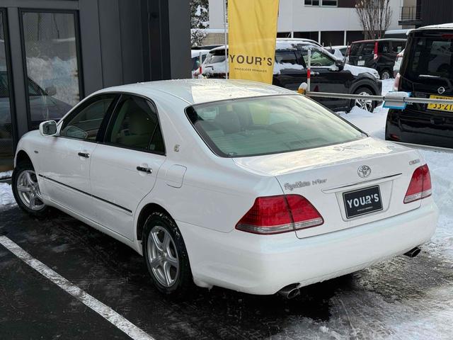 クラウン ロイヤルエクストラｉ－Ｆｏｕｒ　４ＷＤ　オートクルーズコントロール　アルミホイール　ＨＩＤ　ＡＴ　キーレスエントリー　電動格納ミラー　盗難防止システム　ＣＤ　衝突安全ボディ　ＡＢＳ　ＥＳＣ　エアコン　パワーステアリング（78枚目）