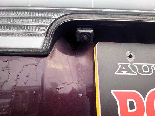 後方確認に大活躍のバックカメラ付き♪