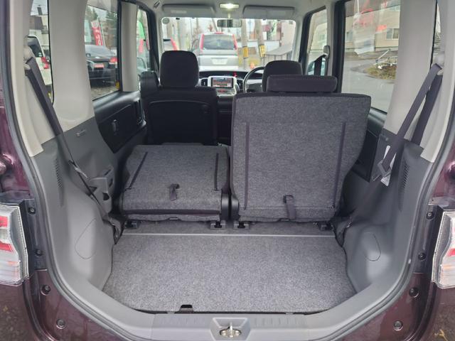 左右分割可倒式のリアシートです。