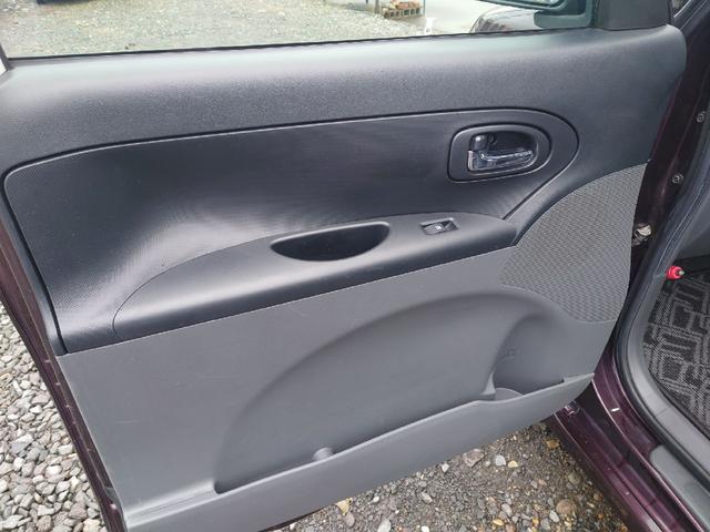 ドアの内張りもきれいな状態ですよ〜♪