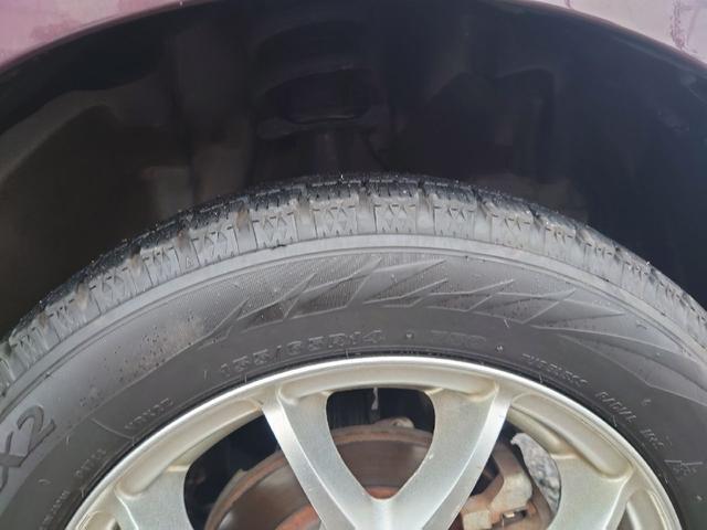 まだまだ残り溝あります♪タイヤサイズは１５５−６０−１４　ＢＳ製です♪