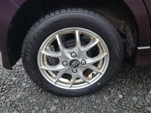 まだまだ残り溝あります♪タイヤサイズは１５５−６０−１４　ＢＳ製です♪