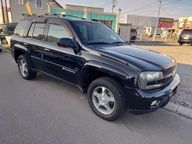 シボレートレイルブレイザー ＬＴＺ　４ＷＤ　シートヒーター　ＥＴＣ　ルーフレール　ＡＢＳ　エアコン　キーレスエントリー　パワーステアリング　ムーンルーフ　電動格納ミラー　黒革シート　パワーシート　ＨＩＤヘッドライト　サンルーフ（7枚目）