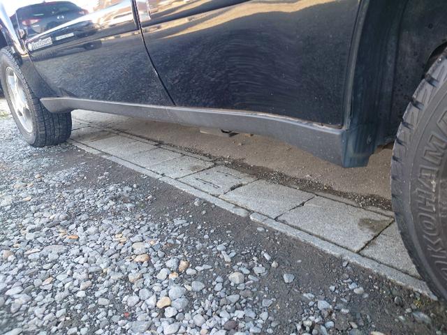 シボレートレイルブレイザー ＬＴＺ　４ＷＤ　シートヒーター　ＥＴＣ　ルーフレール　ＡＢＳ　エアコン　キーレスエントリー　パワーステアリング　ムーンルーフ　電動格納ミラー　黒革シート　パワーシート　ＨＩＤヘッドライト　サンルーフ（16枚目）