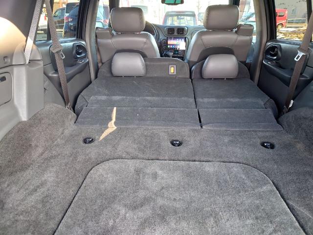 シボレートレイルブレイザー ＬＴＺ　４ＷＤ　シートヒーター　ＥＴＣ　ルーフレール　ＡＢＳ　エアコン　キーレスエントリー　パワーステアリング　ムーンルーフ　電動格納ミラー　黒革シート　パワーシート　ＨＩＤヘッドライト　サンルーフ（19枚目）