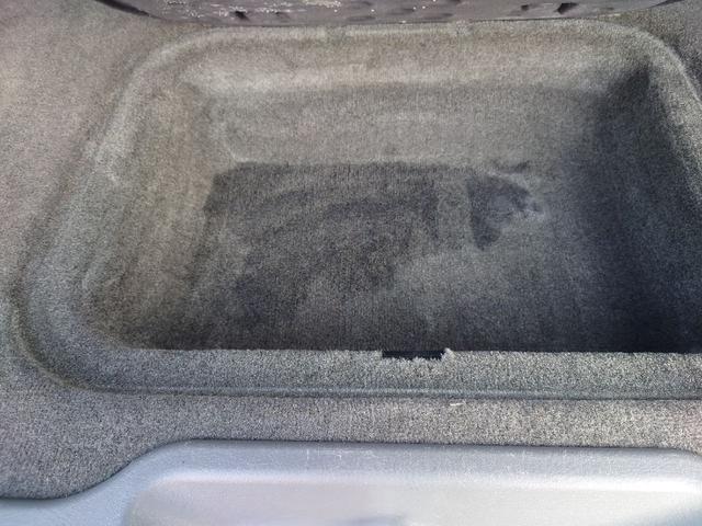 シボレートレイルブレイザー ＬＴＺ　４ＷＤ　シートヒーター　ＥＴＣ　ルーフレール　ＡＢＳ　エアコン　キーレスエントリー　パワーステアリング　ムーンルーフ　電動格納ミラー　黒革シート　パワーシート　ＨＩＤヘッドライト　サンルーフ（20枚目）