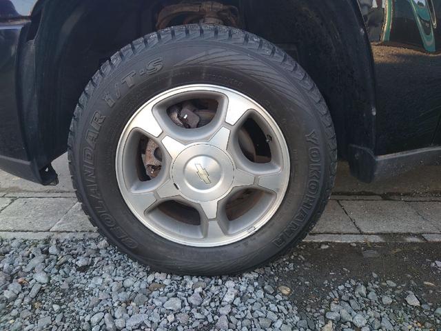 シボレートレイルブレイザー ＬＴＺ　４ＷＤ　シートヒーター　ＥＴＣ　ルーフレール　ＡＢＳ　エアコン　キーレスエントリー　パワーステアリング　ムーンルーフ　電動格納ミラー　黒革シート　パワーシート　ＨＩＤヘッドライト　サンルーフ（49枚目）