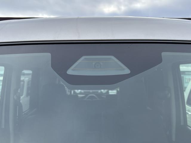 スペーシアカスタム ハイブリッドＸＳターボ　４ＷＤ　☆コネクト対応ナビ☆（9枚目）