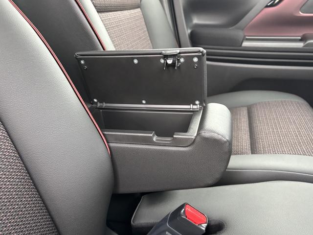 スペーシアカスタム ハイブリッドＸＳターボ　４ＷＤ　☆コネクト対応ナビ☆（31枚目）