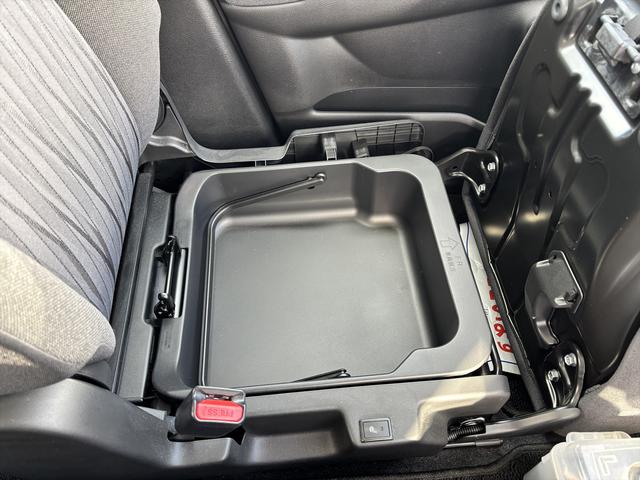 ソリオ ＨＹＢＲＩＤ　ＭＸ　４ＷＤ　☆ブレーキサポート前後☆（29枚目）