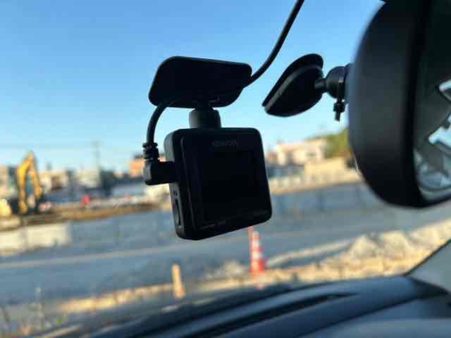 スイフト ＲＳ　４ＷＤ　ドライブレコーダー　ＥＴＣ　バックカメラ　ＴＶ　アルミホイール　スマートキー　シートヒーター　ＣＶＴ　盗難防止システム　衝突安全ボディ　ＡＢＳ　エアコン　パワーステアリング　パワーウィンドウ（5枚目）