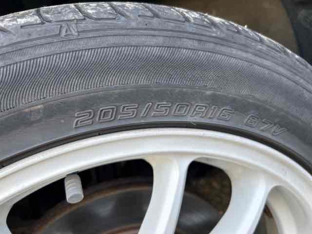 スイフト ＲＳ　４ＷＤ　ドライブレコーダー　ＥＴＣ　バックカメラ　ＴＶ　アルミホイール　スマートキー　シートヒーター　ＣＶＴ　盗難防止システム　衝突安全ボディ　ＡＢＳ　エアコン　パワーステアリング　パワーウィンドウ（32枚目）