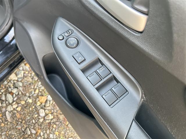 シャトル G 4WD ドライブレコーダー ETC バックカメラ ナビ フルセグTV  エンジンスターター 社外アルミホイール オートライト スマートキー アイドリングストップ チップアップシート 盗難防止システム(10枚目)