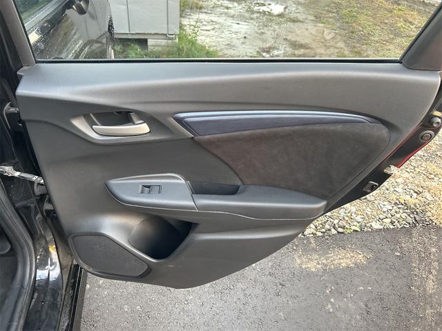 シャトル G 4WD ドライブレコーダー ETC バックカメラ ナビ フルセグTV  エンジンスターター 社外アルミホイール オートライト スマートキー アイドリングストップ チップアップシート 盗難防止システム(32枚目)