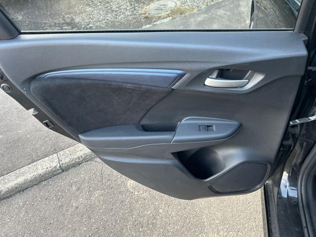 シャトル G 4WD ドライブレコーダー ETC バックカメラ ナビ フルセグTV  エンジンスターター 社外アルミホイール オートライト スマートキー アイドリングストップ チップアップシート 盗難防止システム(42枚目)