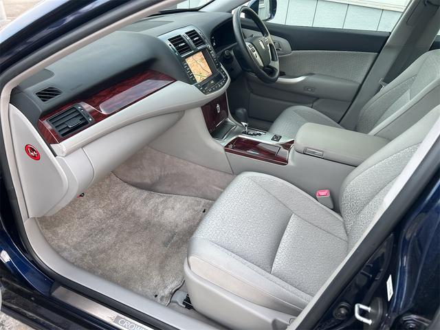 クラウン ロイヤルサルーンｉ－ＦｏｕｒスペシャルナビＰ　中古冬タイヤ・ホイールセット付き　オートクルーズコントロール　純正ナビ　フルセグＴＶ　バックカメラ　ＥＴＣ　１６インチアルミホイール　スマートキー（54枚目）