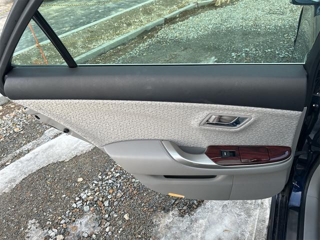 クラウン ロイヤルサルーンｉ－ＦｏｕｒスペシャルナビＰ　中古冬タイヤ・ホイールセット付き　オートクルーズコントロール　純正ナビ　フルセグＴＶ　バックカメラ　ＥＴＣ　１６インチアルミホイール　スマートキー（60枚目）