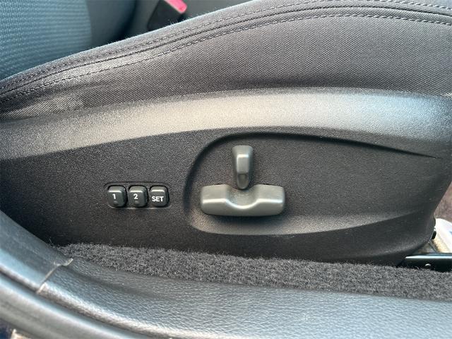 レガシィツーリングワゴン ２．０ｉ　アドバンテージライン　４ＷＤ　冬タイヤ付き　ナビ　ＴＶ　運転席パワーシート　プッシュスタート　スマートキー　スペアキー　盗難防止システム　衝突安全ボディ　ＣＤ（10枚目）