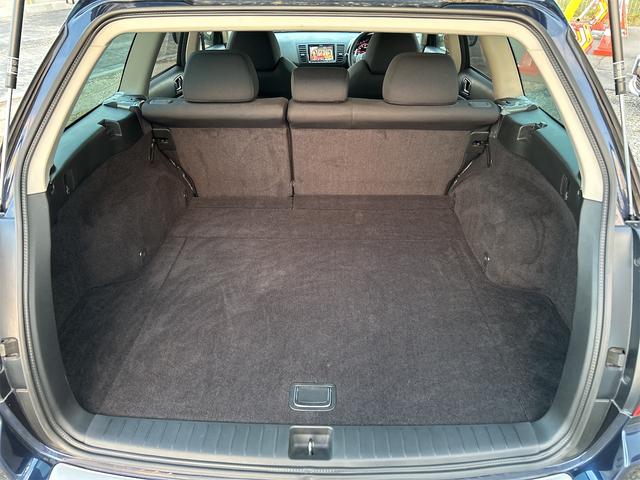 レガシィツーリングワゴン ２．０ｉ　アドバンテージライン　４ＷＤ　冬タイヤ付き　ナビ　ＴＶ　運転席パワーシート　プッシュスタート　スマートキー　スペアキー　盗難防止システム　衝突安全ボディ　ＣＤ（19枚目）