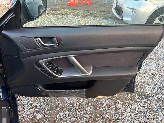 レガシィツーリングワゴン ２．０ｉ　アドバンテージライン　４ＷＤ　冬タイヤ付き　ナビ　ＴＶ　運転席パワーシート　プッシュスタート　スマートキー　スペアキー　盗難防止システム　衝突安全ボディ　ＣＤ（47枚目）