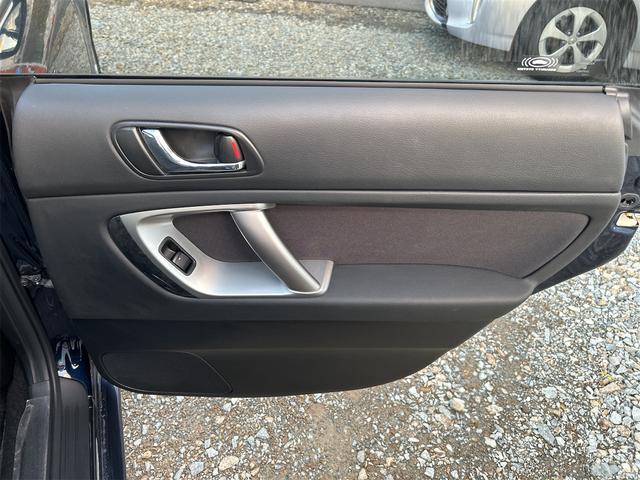 レガシィツーリングワゴン ２．０ｉ　アドバンテージライン　４ＷＤ　冬タイヤ付き　ナビ　ＴＶ　運転席パワーシート　プッシュスタート　スマートキー　スペアキー　盗難防止システム　衝突安全ボディ　ＣＤ（50枚目）