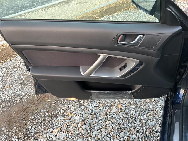 レガシィツーリングワゴン ２．０ｉ　アドバンテージライン　４ＷＤ　冬タイヤ付き　ナビ　ＴＶ　運転席パワーシート　プッシュスタート　スマートキー　スペアキー　盗難防止システム　衝突安全ボディ　ＣＤ（54枚目）