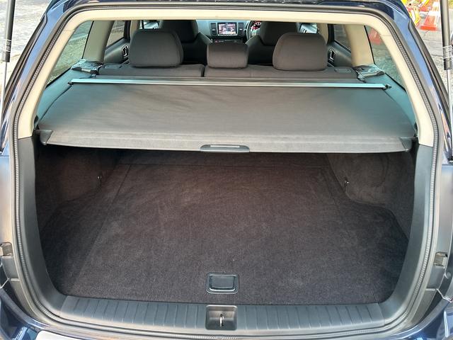 レガシィツーリングワゴン ２．０ｉ　アドバンテージライン　４ＷＤ　冬タイヤ付き　ナビ　ＴＶ　運転席パワーシート　プッシュスタート　スマートキー　スペアキー　盗難防止システム　衝突安全ボディ　ＣＤ（62枚目）