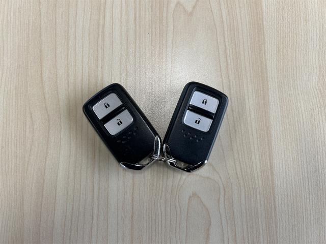 ヴェゼル ハイブリッドX・Lパッケージ 4WD 前後ドライブレコーダー ETC バックカメラ オートクルーズコントロール 衝突被害軽減システム ナビ TV オートライト LEDヘッドランプ 純正アルミホイール スマートキー シートヒーター(11枚目)