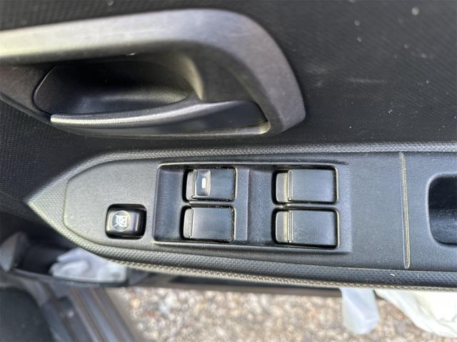 オッティ RX FOUR 4WD ドライブレコーダー HID キーレスエントリー 電動格納ミラー シートヒーター ベンチシート AT ABS アルミホイール 衝突安全ボディ エアコン パワーステアリング パワーウィンドウ(9枚目)