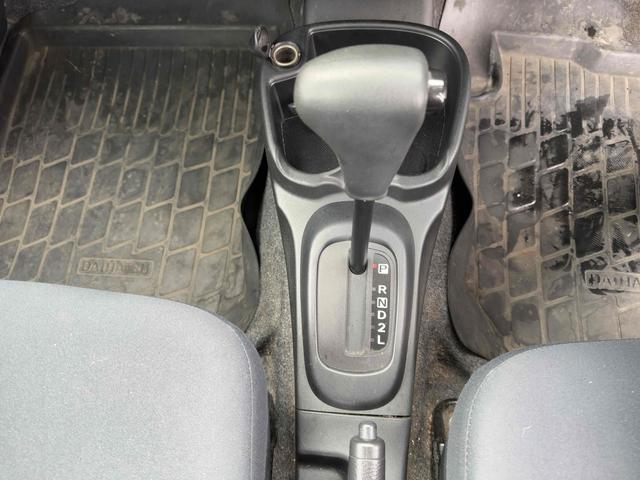 シフトレバー。ぜひ一度お客様の目で確認してください。ゾクゾクしますね・・・