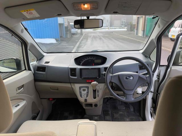 ステラ Ｌ　４ＷＤ　ナビ　キーレスエントリー　アイドリングストップ　電動格納ミラー　ベンチシート　ＣＶＴ　盗難防止システム　ＡＢＳ　アルミホイール　衝突安全ボディ　エアコン　パワーステアリング　パワーウィンドウ（2枚目）