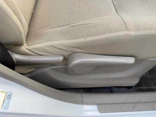 ステラ Ｌ　４ＷＤ　ナビ　キーレスエントリー　アイドリングストップ　電動格納ミラー　ベンチシート　ＣＶＴ　盗難防止システム　ＡＢＳ　アルミホイール　衝突安全ボディ　エアコン　パワーステアリング　パワーウィンドウ（23枚目）